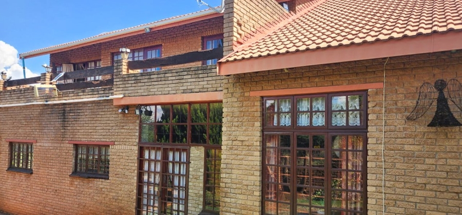 4 Bedroom Property for Sale in Hartbeesfontein North West